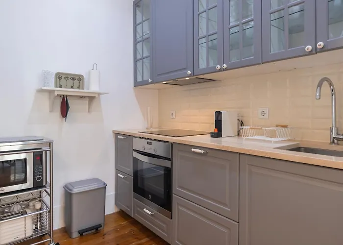 Classic Tagus River View By Lovelystay Apartament