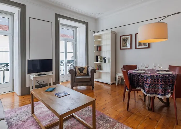 Classic Tagus River View By Lovelystay *