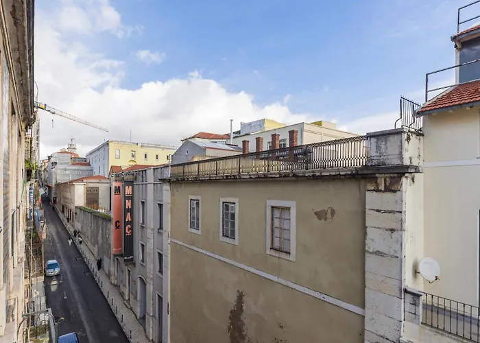 Classic Tagus River View By Lovelystay *