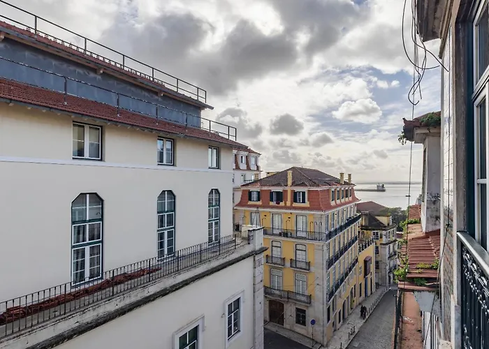 Classic Tagus River View By Lovelystay Appartamento *