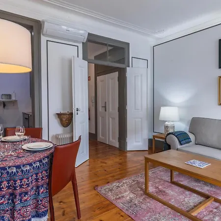 Classic Tagus River View By Lovelystay Лиссабон